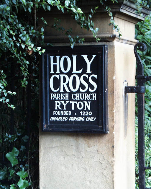 Ryton_Church_Entrance